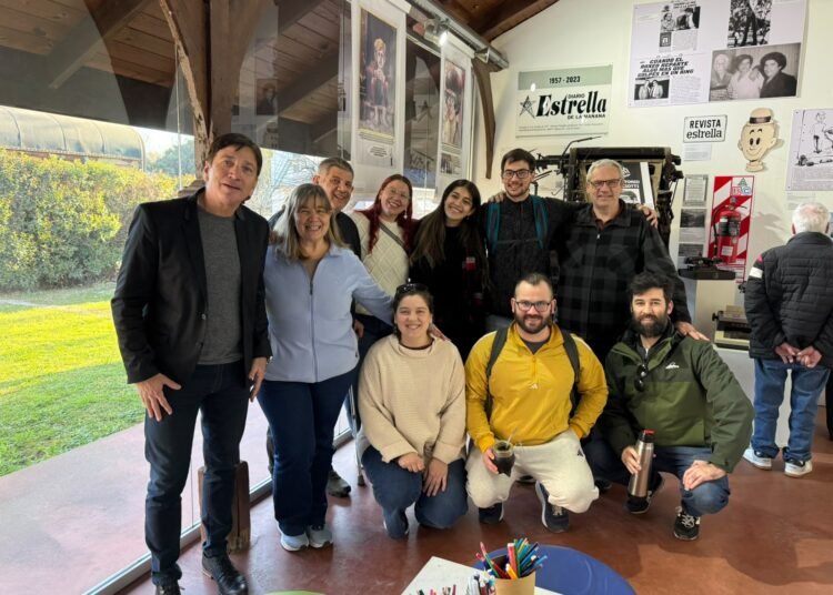 EMOTIVO CIERRE DE LA MUESTRA HOMENAJE A ATILA JARTTI CON GRAN ACOMPAÑAMIENTO DE LA COMUNIDAD