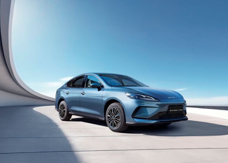BYD presentó SEAL 5 DM-i con la mayor autonomía combinada del mercado argentino