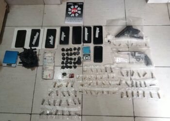 Carcarañá: Imputaron a dos hombres y dos mujeres por la tenencia ilegal de dos armas de fuego, la tenencia de estupefacientes y la posesión de una moto que había sido sustraída