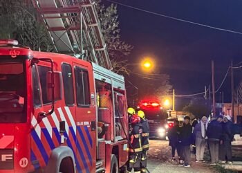 IMPRESIONANTE VIDEO: Feróz incendio en una vivienda de Cañada de Gómez