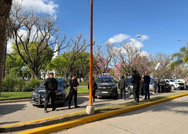 CAÑADA DE GÓMEZ: SE REALIZÓ OPERATIVO CONJUNTO DE PREVENCIÓN Y SEGURIDAD CON CONTROLES DE VEHÍCULOS E IDENTIFICACIÓN DE PERSONAS