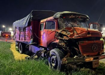 Choque de dos camiones que circulaban en sentidos opuestosintersección de la Ruta Nacional 9 y la Ruta Provincial 91